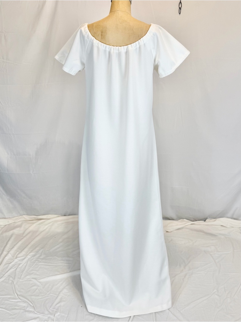 VINTAGE 70s white long maxi gown dress short sleeve scoop neckline minimalist - Picture 4 of 8
